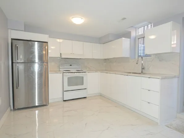 3472 Beau Rivage Cres #1, Mississauga, ON L5L 5H6