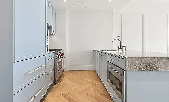 Sold by Hooli Homes New York Inc | media 3
