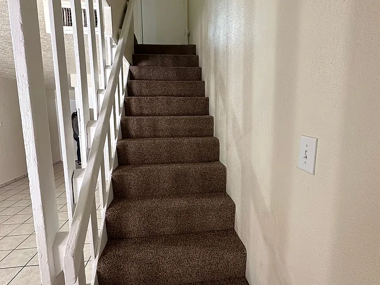 Spacious Townhomes near Fairgrounds — Photo 18
