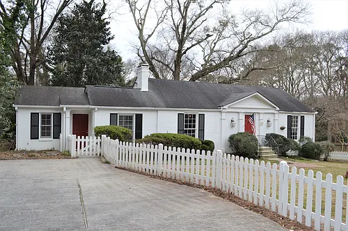 388 Collier Rd NW Photo 1