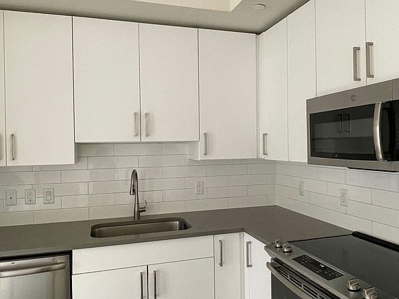 3rd image of 2339 NE 4th Ave #205