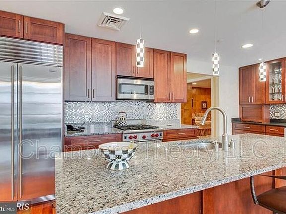 3rd image of 1615 N Queen St APT 403