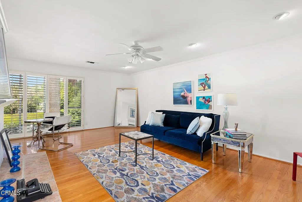 2 bed, 2.0 bath, 1564 sqft, $3,980 — Photo 3