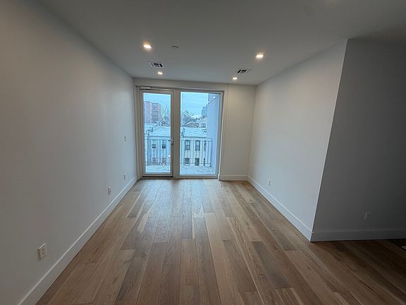 2nd image of 1173 Rogers Ave APT 5C