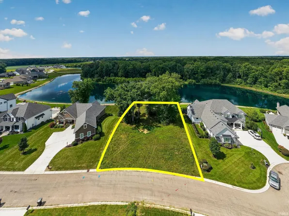 18425 Forest Glade Dr, South Bend, IN 46637