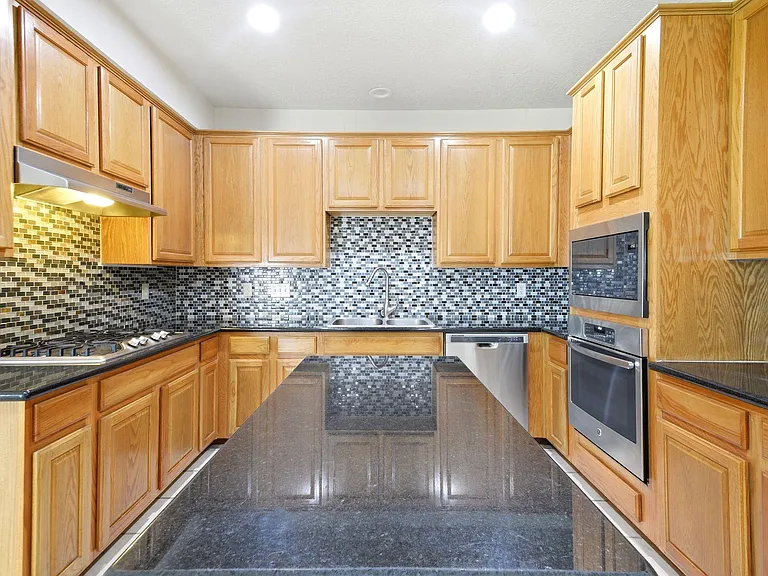 3126 Waters View Dr — Photo 22