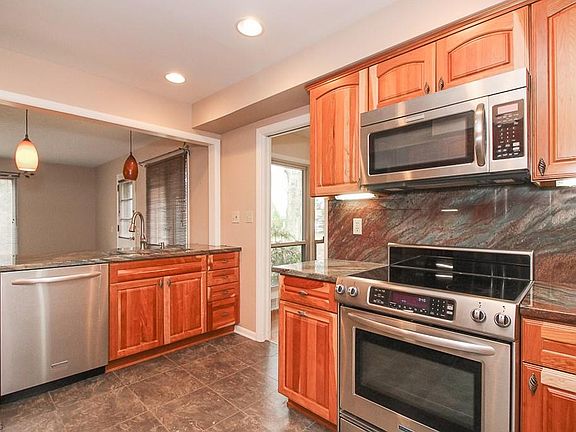 4th image of 1636 Westhill Blvd