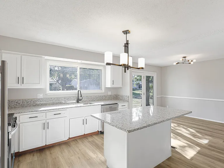 552 Allview Ct — Photo 8