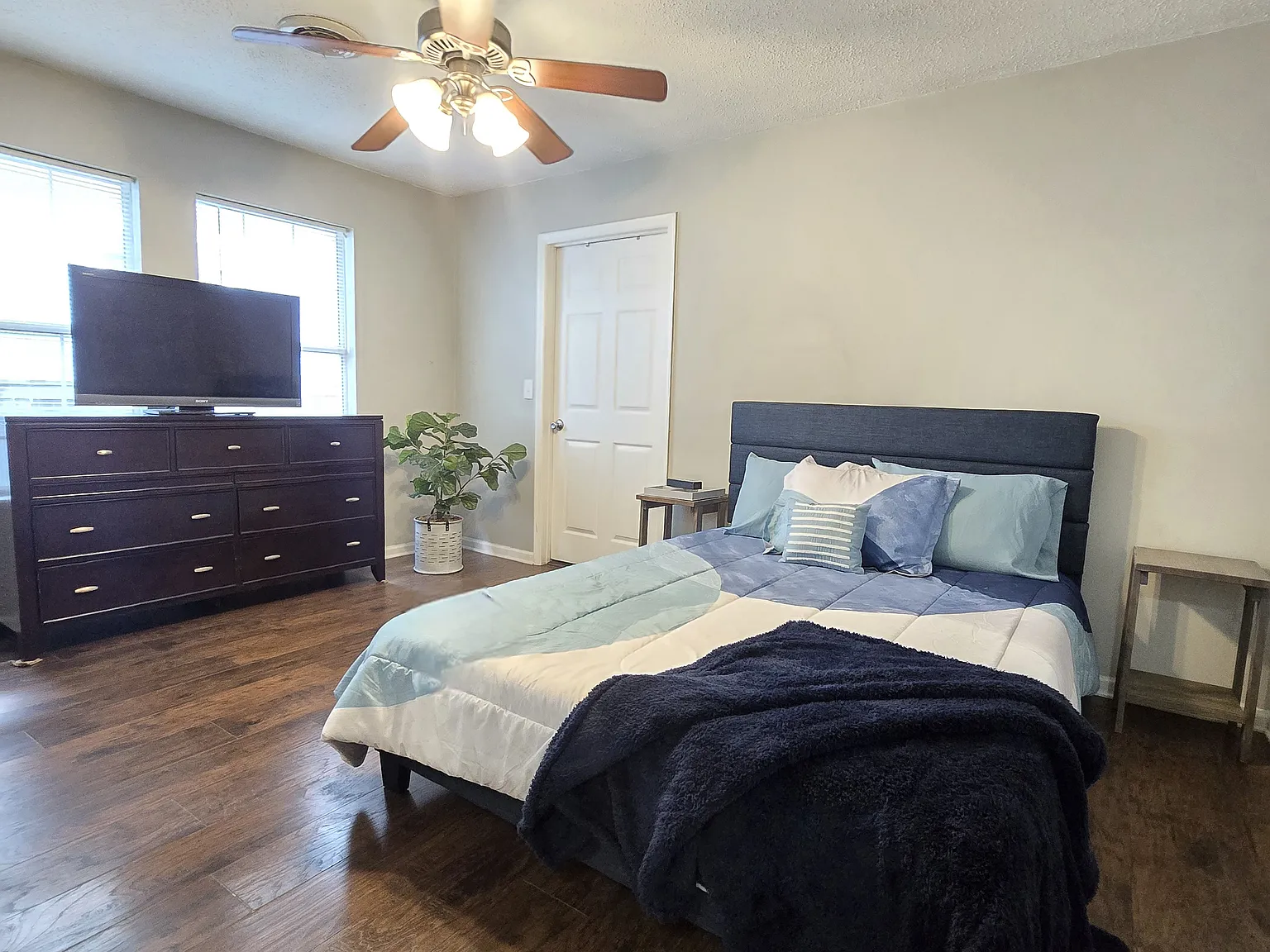 3 bed, 1560 sqft, $2,400 — Photo 4