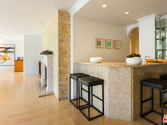 3rd image of 339 N Palm Dr APT 202