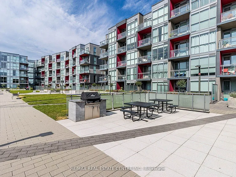 5240 Dundas St #B314 — Photo 27