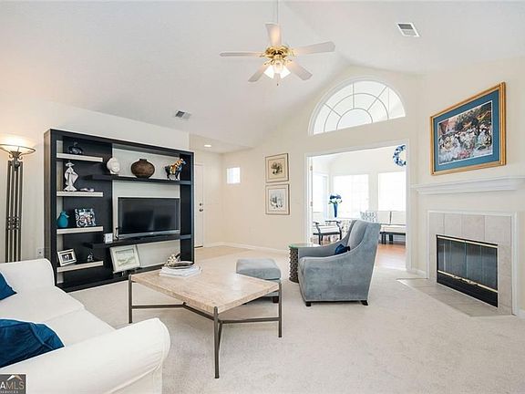 2nd image of 3097 Oakside Cir