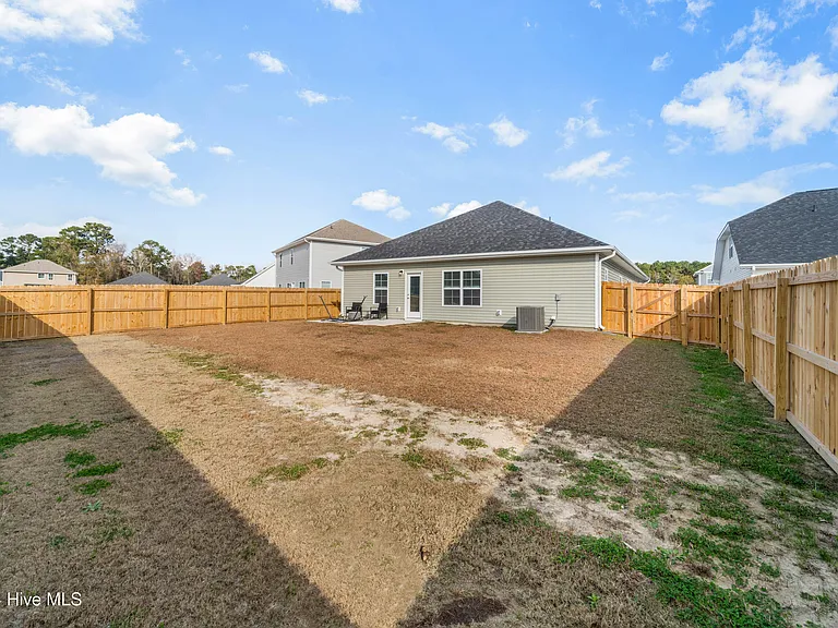 1003 Manhatten Ct — Photo 19
