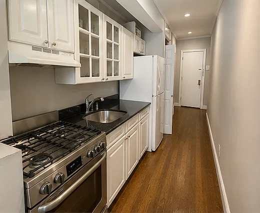 336 E 18th St #B2 — Photo 2