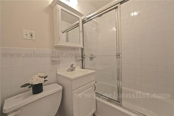 Rented by R New York | media 21