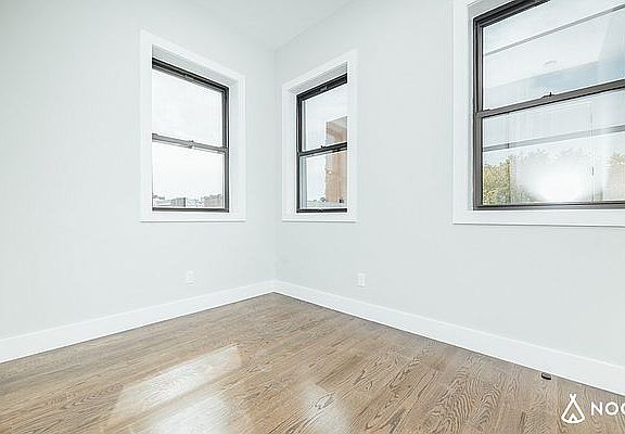 2nd image of 644 Lorimer St #2F