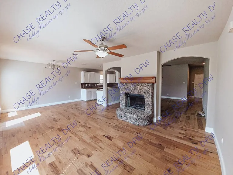 10929 Hawks Landing Rd — Photo 3
