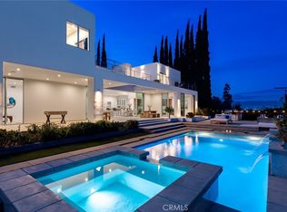 5052 Campo Rd, Woodland Hills, CA 91364