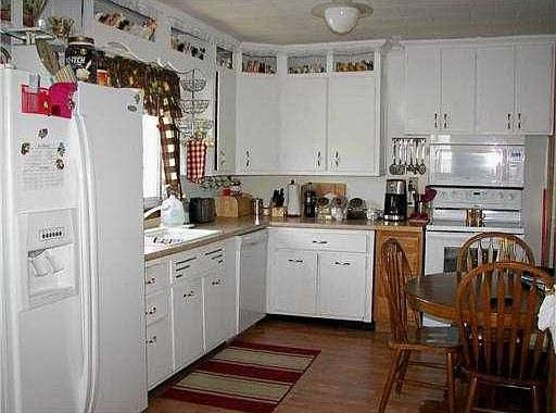 3rd image of 1222 E Court St