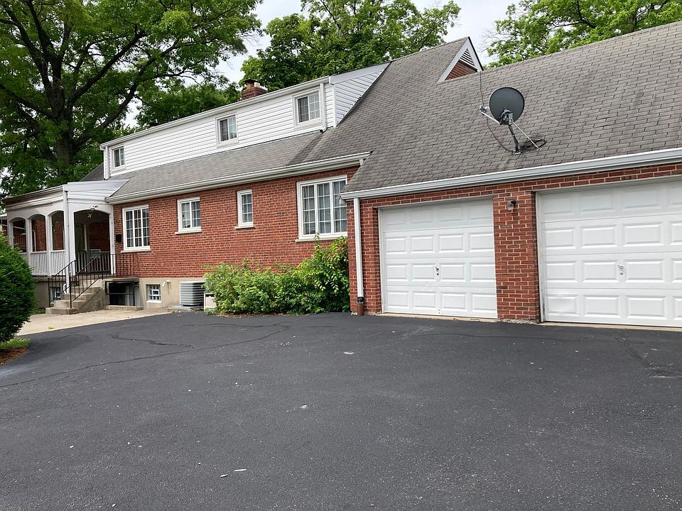 2nd image of 6560 Cheviot Rd