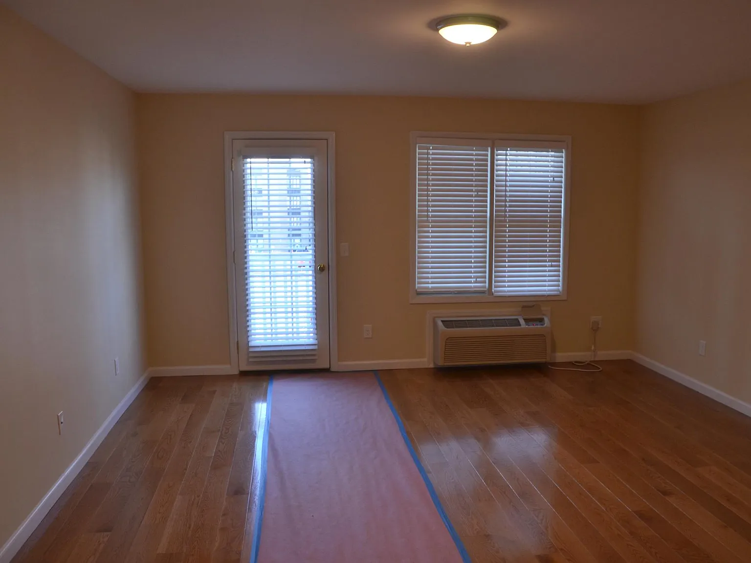 2 bed, 1320 sqft, $3,895 — Photo 2