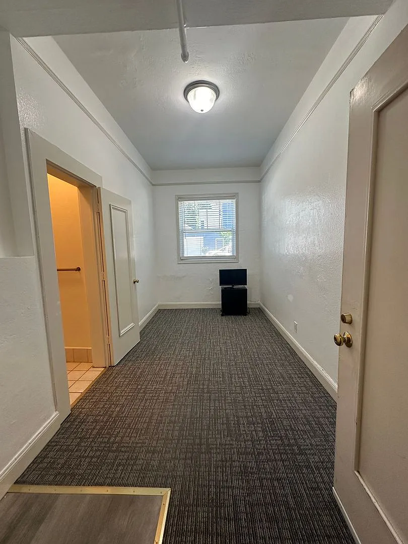 198 Carl Street (831r) — Photo 1