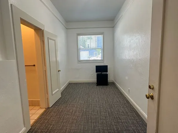 198 Carl St #831R, San Francisco, CA 94117