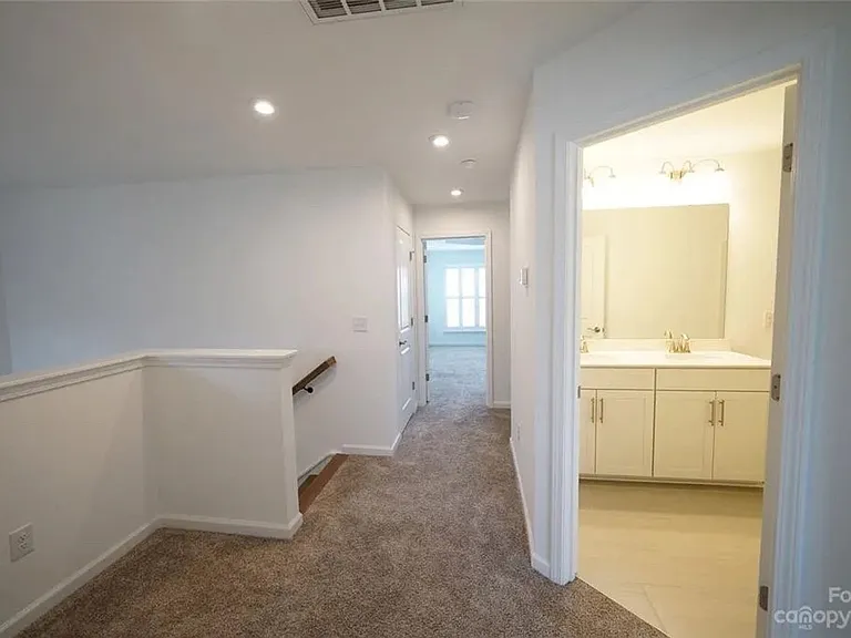 22047 Lani Dr — Photo 40