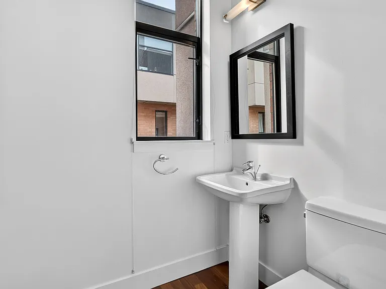 1690 NW Riverscape St — Photo 39