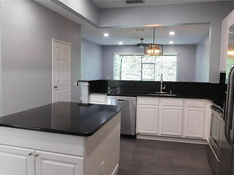 1508 Florentino Ln — Photo 8