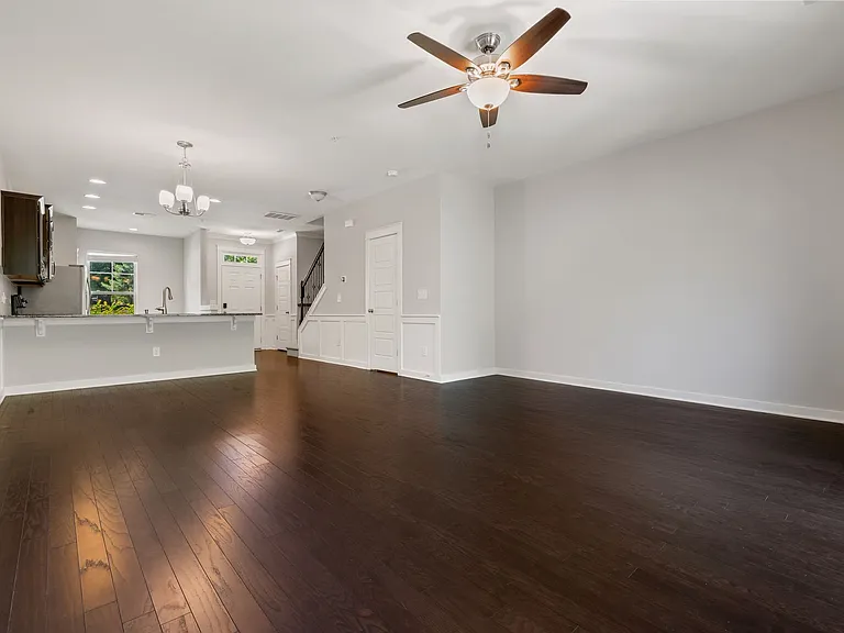 6258 Pesta Ct — Photo 3