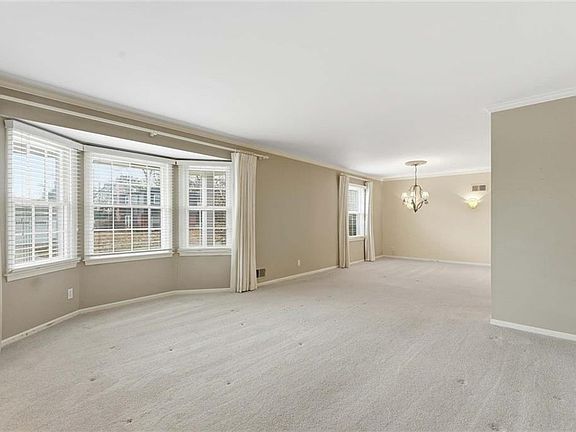 4th image of 5500 W 88th Ter