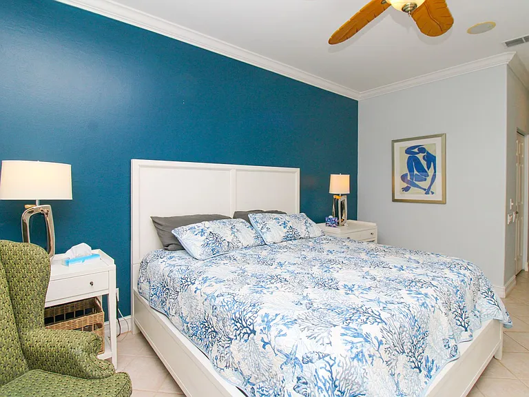 817 Carrick Bend Cir #101 — Photo 38