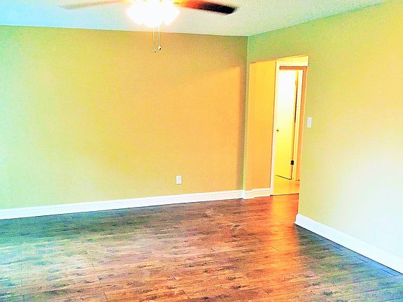3rd image of 203 Woodmont Dr