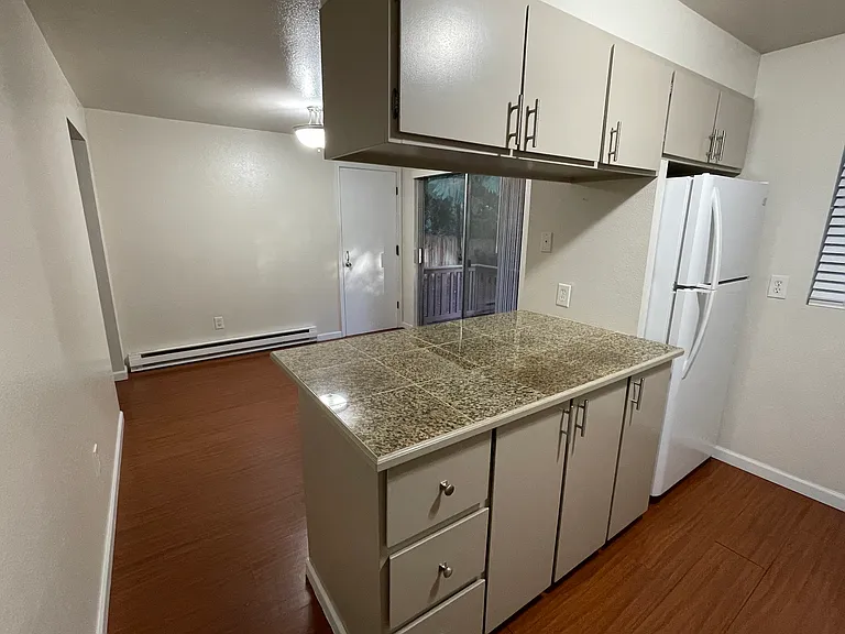 20905 NE 8th Pl — Photo 10