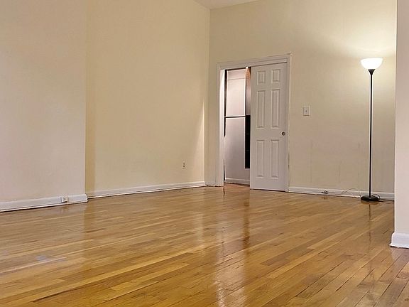 4th image of 225 E 84th St APT 2C