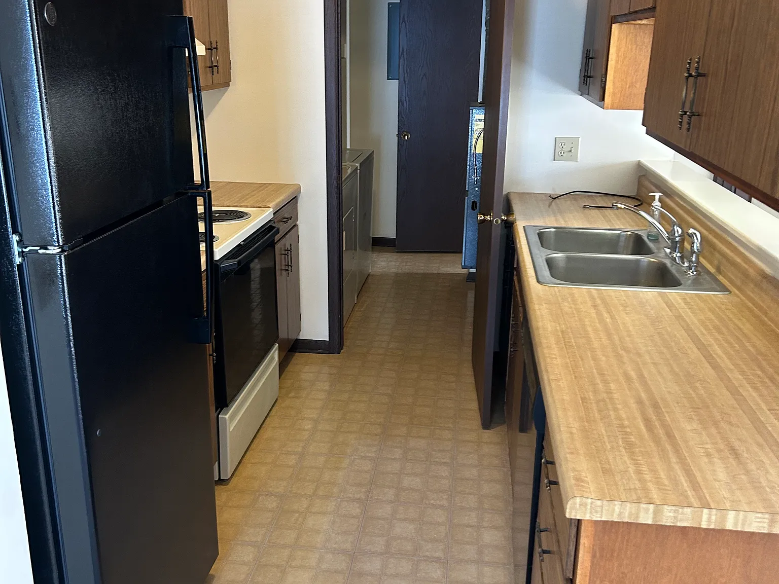 2 bed, 850 sqft, $1,300 — Photo 4