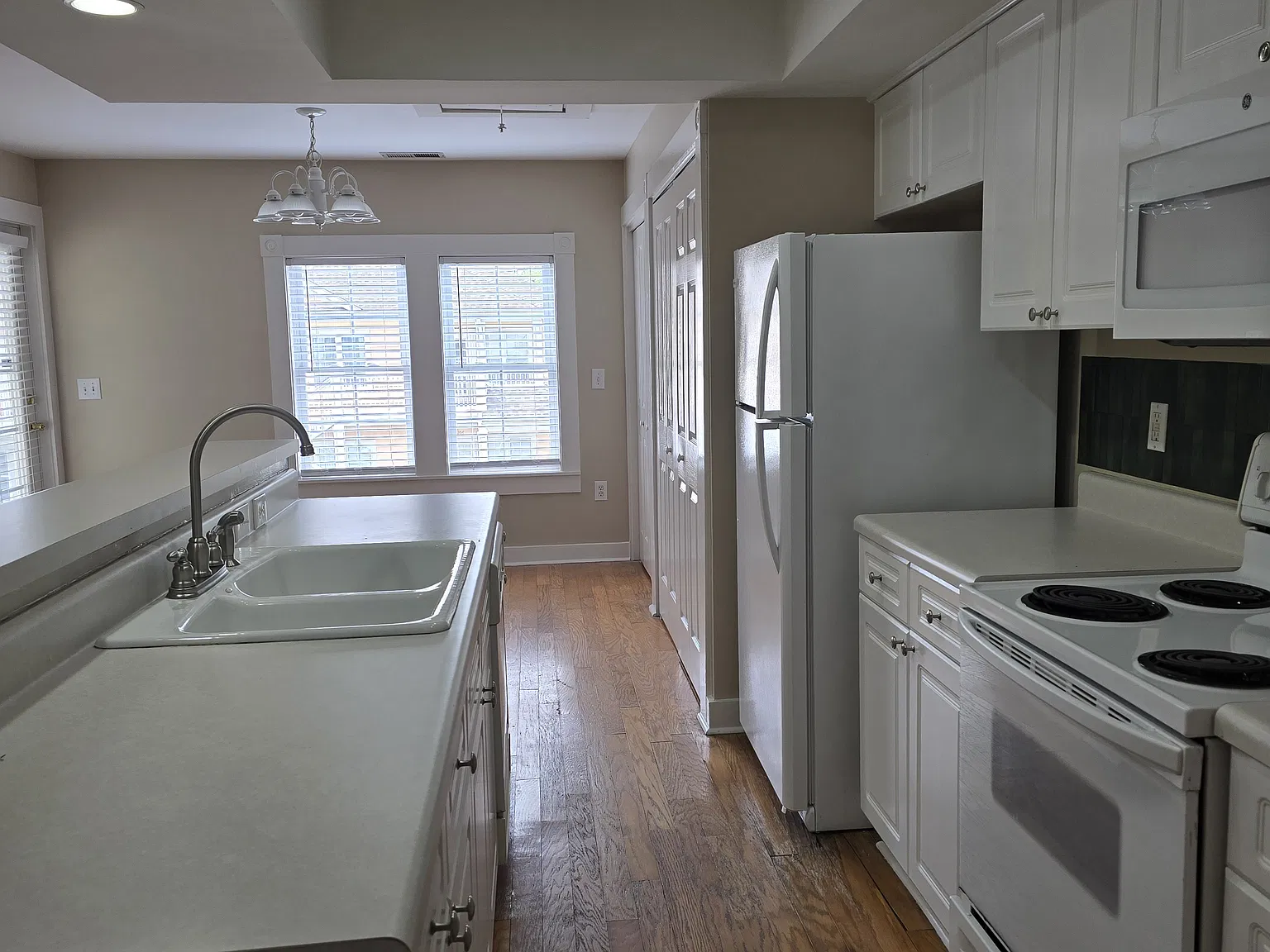 2 bed, 1065 sqft, $1,500 — Photo 3