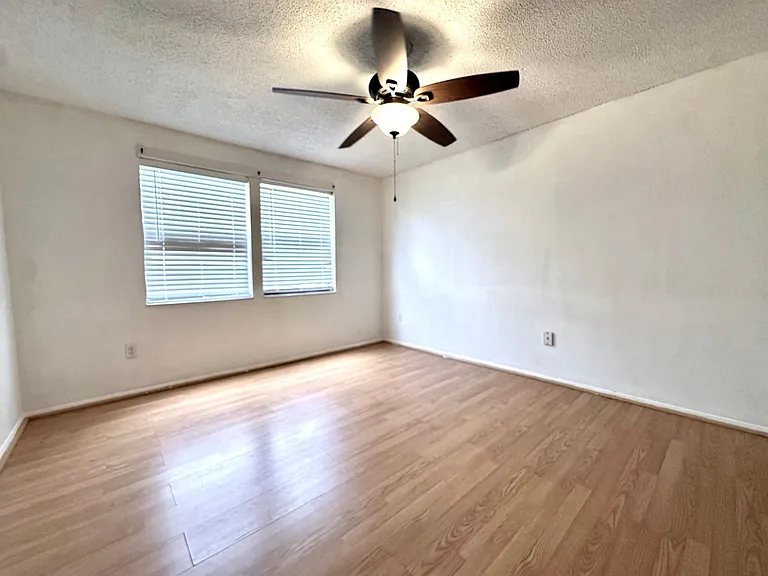 135 Hunter Lake Dr #F — Photo 10
