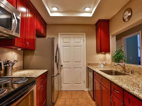 2nd image of 1559 Brookvale Dr APT 4
