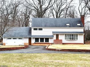102 Woods Rd, Hillsborough, NJ 08844