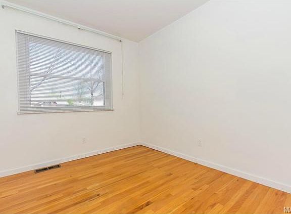 3rd image of 11808 Brookmont Dr