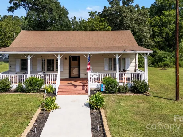 617 E Chestnut St, Stanley, NC 28164
