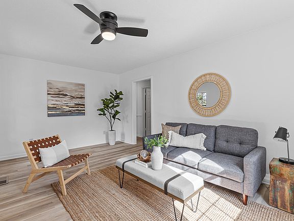 4th image of 506 Carden Ave