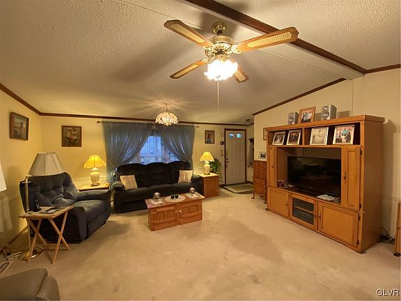 3rd image of 206 Goldenrod Xing E