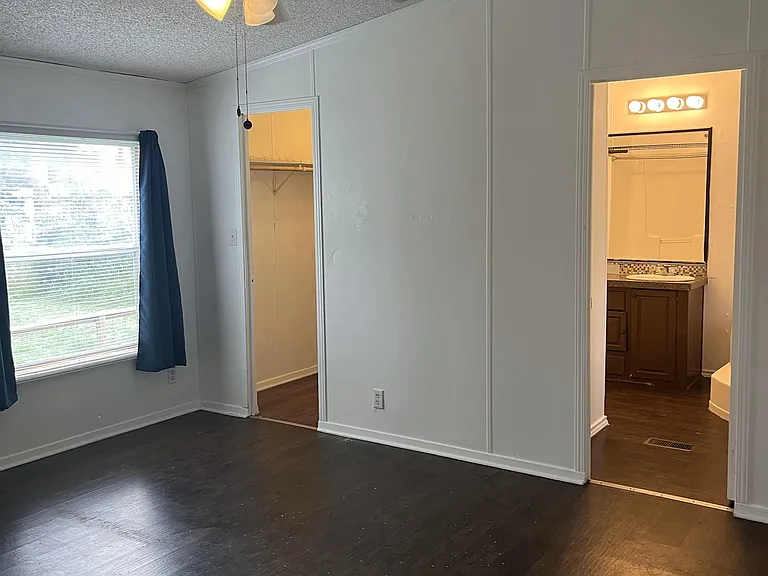 1405 Harper Dr — Photo 17
