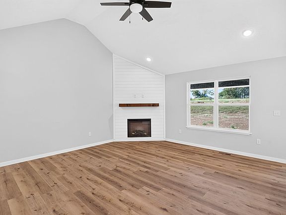 5th image of 1193 Hunter Ln