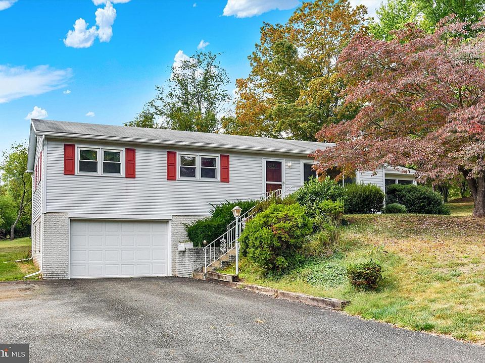 1st image of 1670 Hicks Dr