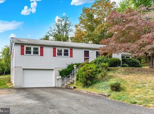1670 Hicks Dr, Dauphin, PA 17018
