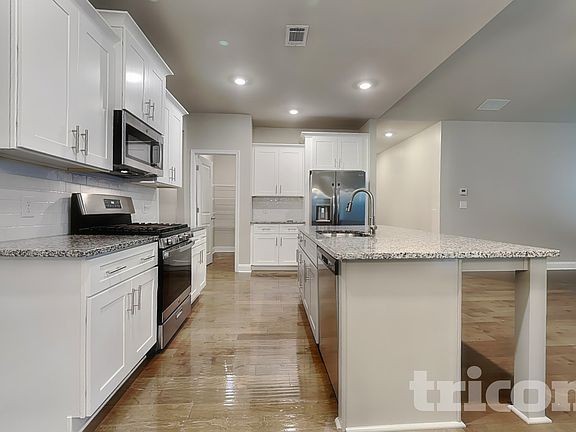 4th image of 8315 Loch Lomand Ln